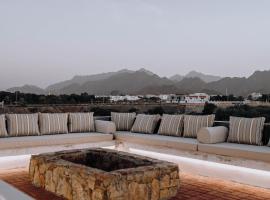Hatta Center Farmstay villa Heated Pool wake up with stunning view，位于八田的酒店
