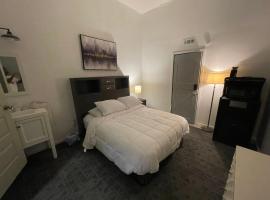 Luxury Suites Boutique Hotel and Lounge，位于奥利安的酒店