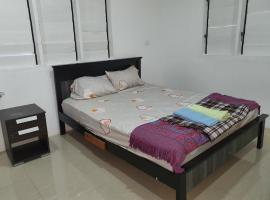 Single Room with Shared Kitchen and Living Room，位于苏瓦的民宿