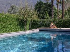 Ascona Lodge, Pool & Garden Retreat，位于阿斯科纳的高尔夫酒店