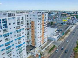 Apartamento en torres del Farallón, SDE, RD，位于Los Tres Ojos de Agua的带停车场的酒店