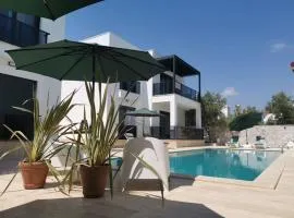 Brand New 2 Bedroom Garden Floor Flat with Pool A1