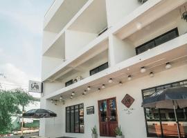 Labkoff cafe and Hostel，位于北碧的青旅