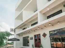 Labkoff cafe and Hostel