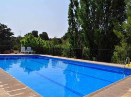 Casa rural El Salero Piscina campo de fútbol y voley chimenea barbacoa，位于莫拉塔利亚的酒店