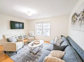 Luxury Stylish Townhome King Beds WD Garage
