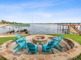 Lakefront retreat, hot tub, pets