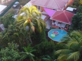 Logement 3 chambres climatisées & piscine vue mer，位于勒罗贝尔的酒店