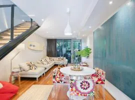 The Sun Catcher - A Trendy South Brisbane Townhouse