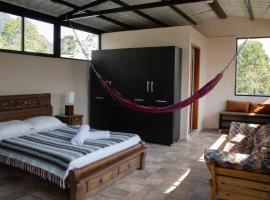 Bio-Hotel entre café, bosque y montañas，位于Cachipay的酒店