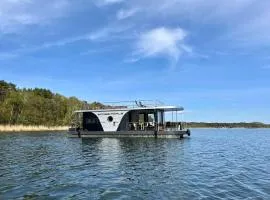 Houseboat on the Dahme