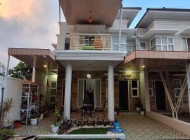 Villa Terrace Batu Malang Kav 4，位于巴图的乡村别墅