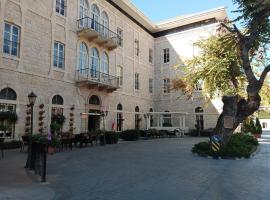 Grand Kadri Hotel - History Marked by Cristal Lebanon，位于扎赫勒阿布鲁克火车站附近的酒店