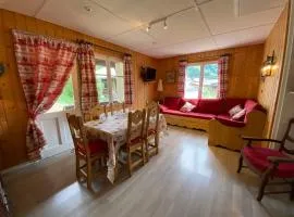 Chalet proche des commerces, 6 personnes, 2 chambres - CH16