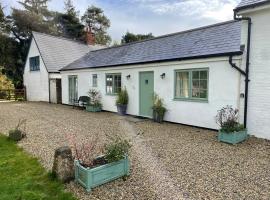 Cottages at Woodlands, Grooms Cottage，位于威尔汉姆的度假屋