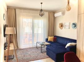 Sunning well city apartment, Lapta，位于拉普索斯的酒店