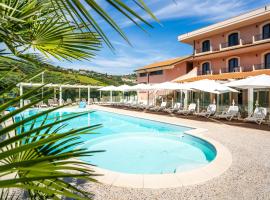 Hotel Villa Elena，位于托尔托雷托的酒店