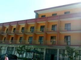 Olindi Hotel，位于Tepelenë的酒店