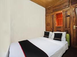 Capital O 93238 Lembah Mbalong Resort，位于Blimbing的酒店