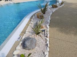 Mobil-home à valras-plage au Camping les sables du Midi，位于塞里尼昂的酒店
