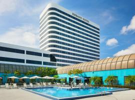 西棕榈滩中心希尔顿合博套房酒店，位于西棕榈滩Palm Beach Kennel Club附近的酒店