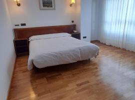 Hotel Las Moreras，位于莱昂的酒店