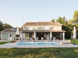 The Green House Villa (with private pool) Corfu，位于斯达林的别墅