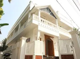 Viceroy Inn Homestay