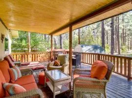 Peaceful Pinetop Hideaway with Yard - Dog Friendly!