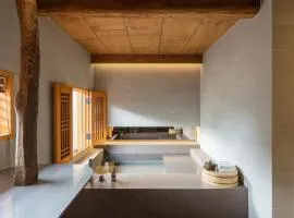 Luxury hanok with private bathtub - SN07