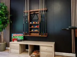 Elegant Retreat w/ Game room in Heart of OC