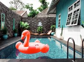 Tamu Ibu by Ubu Villa - 5 Bedrooms Villa with Private Pool，位于Beran-kidul的度假屋