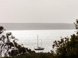 Ananda 1 -Bliss by the Sea，位于Corinella的酒店