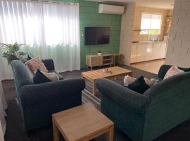 Harbour View 49 Urch Street Unit 2，位于杰拉尔顿的酒店