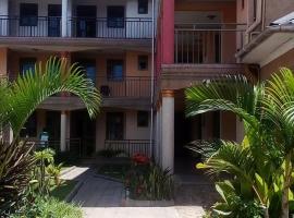 Harlow Hotel，位于Mukono的酒店