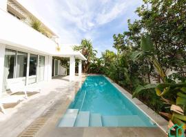 Villa Cassel: Villa avec piscine et vue sur le lac，位于突尼斯的度假屋