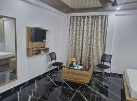 Shri Anand hotel，位于Berināg的酒店