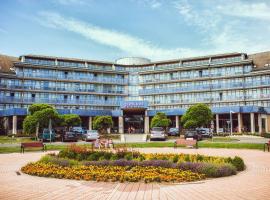 Park Inn by Radisson Sarvar Resort & Spa - All Inclusive，位于萨尔瓦尔的度假村