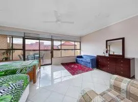 Tuggeranong Short Stay #10C - Sleeps 6