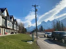Brand New 2BR Condo with Outdoor Swimming Pool and Hot Tub
