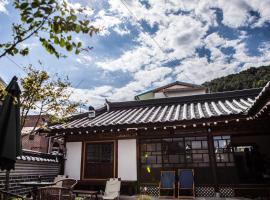 Bonghwangjae Hanok Guesthouse