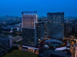 深圳观澜高新园亚朵酒店，位于龙华的酒店