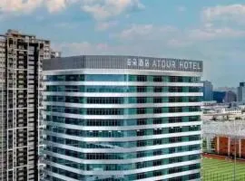 上海大宁市北高新园区亚朵酒店
