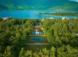 兰珂海滩度假酒店，位于朗姑村Hai Van Pass附近的酒店