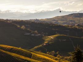 CASA NELLE LANGHE，位于塞拉伦加达尔巴的酒店