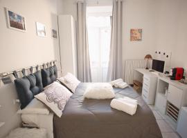 Room in shared apartment, near Lecco，位于卡洛尔齐奥科尔泰的低价酒店