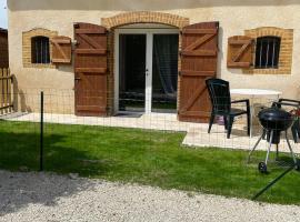 Studio pour amoureux de la nature et des animaux，位于Auriébat的酒店