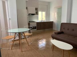 APARTAMENTOS TERRA Y ONIX zona centro Elda，位于埃尔达的低价酒店