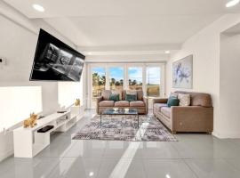 Luxury Beachfront Condo With Amazing Sunset Views，位于南帕诸岛的酒店