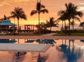 MAREAZUL Beachfront Apartment 2BR Private Pool Casa Áncora，位于普拉亚卡门的高尔夫酒店